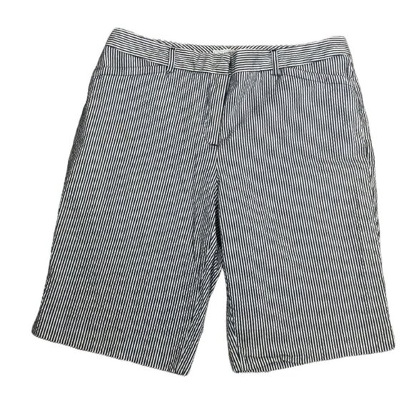 Chart Club shorts Women’s Blue & white striped Flat Front Bermuda size 6 - Picture 1 of 4